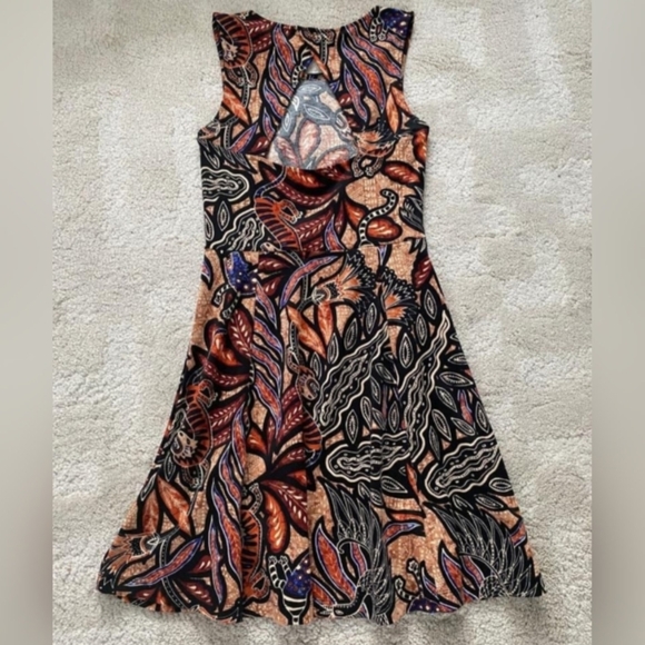 H&M Dresses & Skirts - H&M Swingy Dress with Black and Brown Design